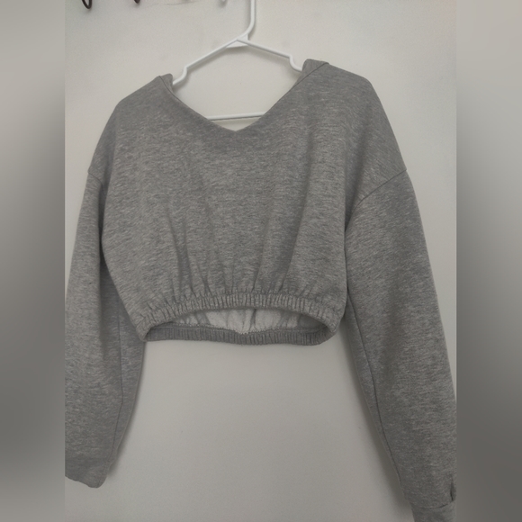 Off the Shoulder Cropped Sweater Women's Size M | Pretty Little Thing - Picture 2 of 2